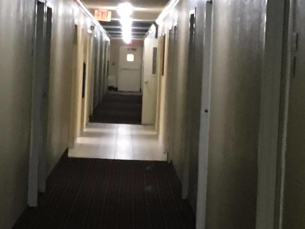 Super 8 By Wyndham Vicksburg Motel Buitenkant foto